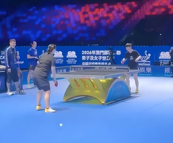 孙颖莎冲击三连冠 国乒11将出征澳门世界杯