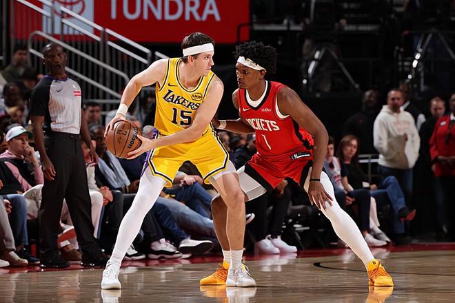 湖人险胜火箭豪取六连胜 里夫斯低迷成关键转折