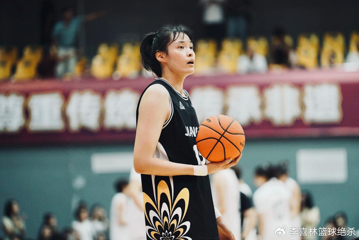 江苏女篮黑七奇迹掀翻卫冕冠军广东女篮，许晨