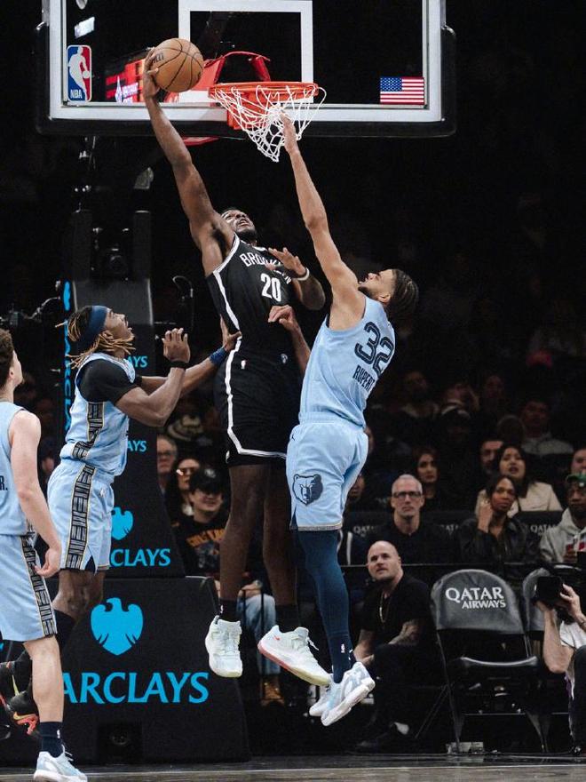 篮网末节狂轰20分奠定胜局 灰熊四连败陷困境