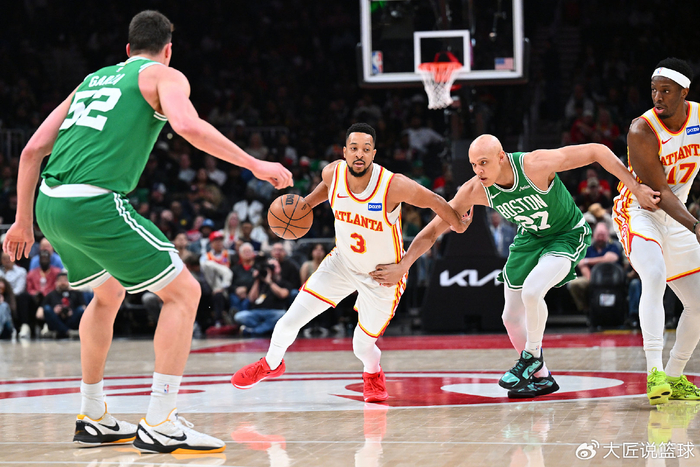 老鹰掀翻东部第二创18战16胜纪录 约翰逊比肩约基