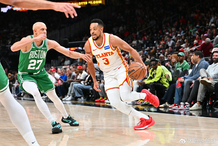 老鹰掀翻东部第二创18战16胜纪录 约翰逊比肩约基