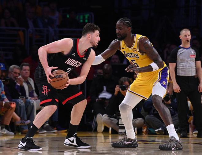 詹姆斯创历史季后赛胜场纪录 湖人G1轻取火箭获