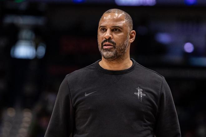 詹姆斯创历史季后赛胜场纪录 湖人G1轻取火箭获